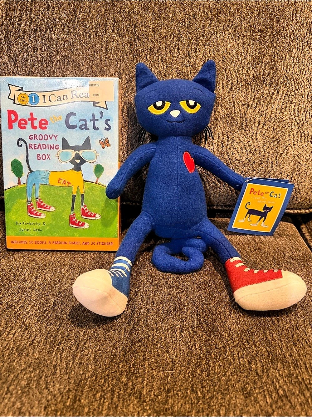 My Very Own Pete the Cat Groovy Reading Box & Blue Pete the Cat Plush
